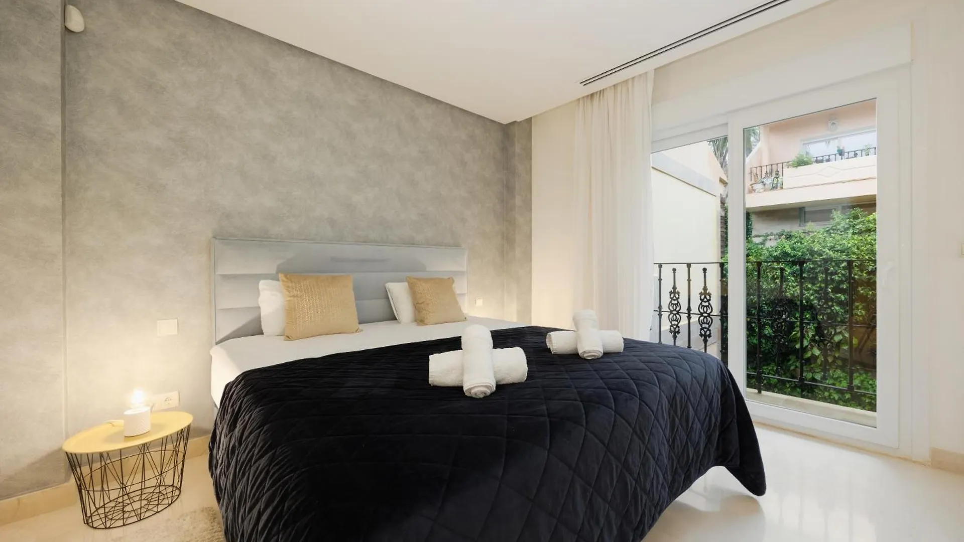 Penthouse With Sea Views In Nueva Andalucia Apartment Marbella