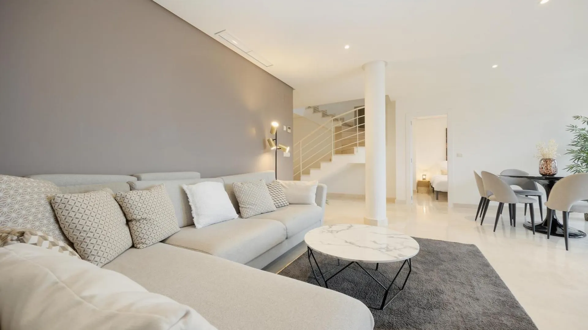 Penthouse With Sea Views In Nueva Andalucia Apartment Marbella