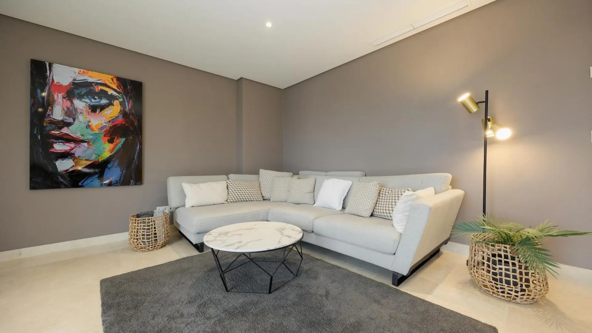 Penthouse With Sea Views In Nueva Andalucia Apartment Marbella